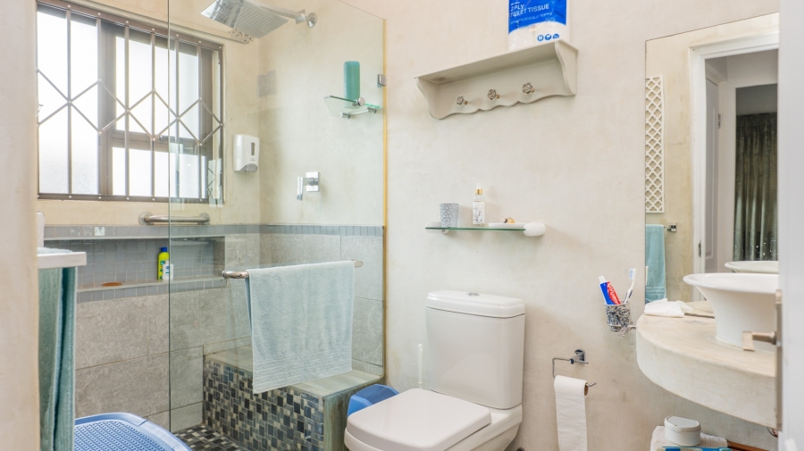 5 Bedroom Property for Sale in Struisbaai Western Cape